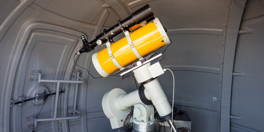 IAS Sternwarte Hakos - Takahashi Epsilon 160 in der kleinen Kuppel IAS Observatory Hakos - Takahashi Epsilon 160 in der kleinen Kuppel